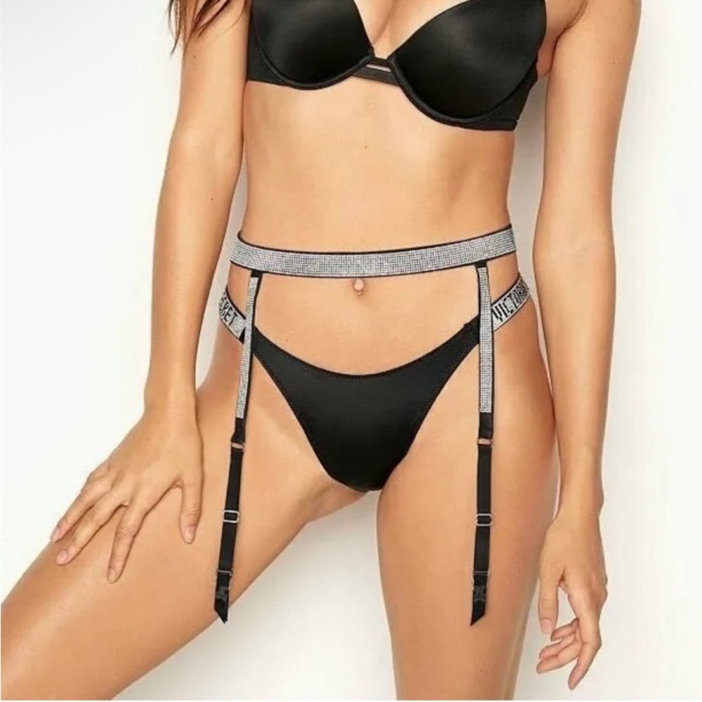 💋Victoria’s Secret bling Black and Silver garter belt